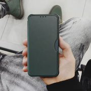EtuizklapknaiPhone16PLUSRazorBookciemnozielone3