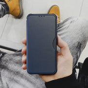 EtuizklapknaiPhone16PRORazorBookniebieskie5