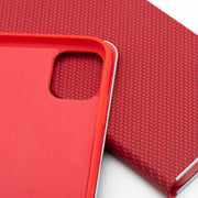 EtuizklapknaiPhone17PROLunaBookCarbonczerwone8
