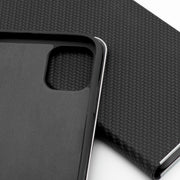 EtuizklapknaiPhone17AIRLunaBookCarbonczarne8